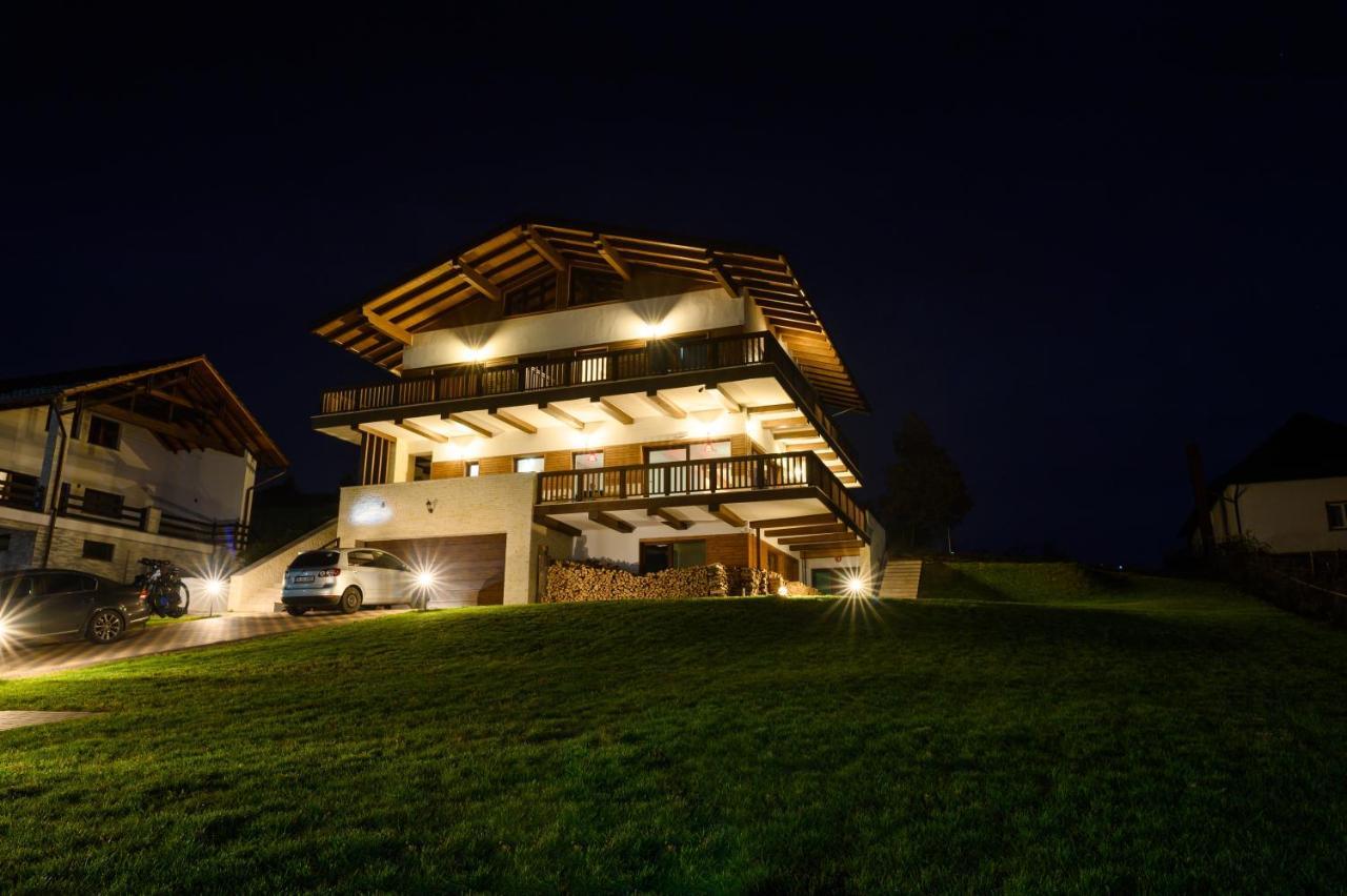 גורה הומורולווי Chalet First Hill מראה חיצוני תמונה