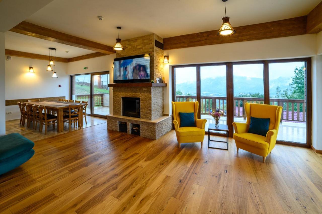 גורה הומורולווי Chalet First Hill מראה חיצוני תמונה
