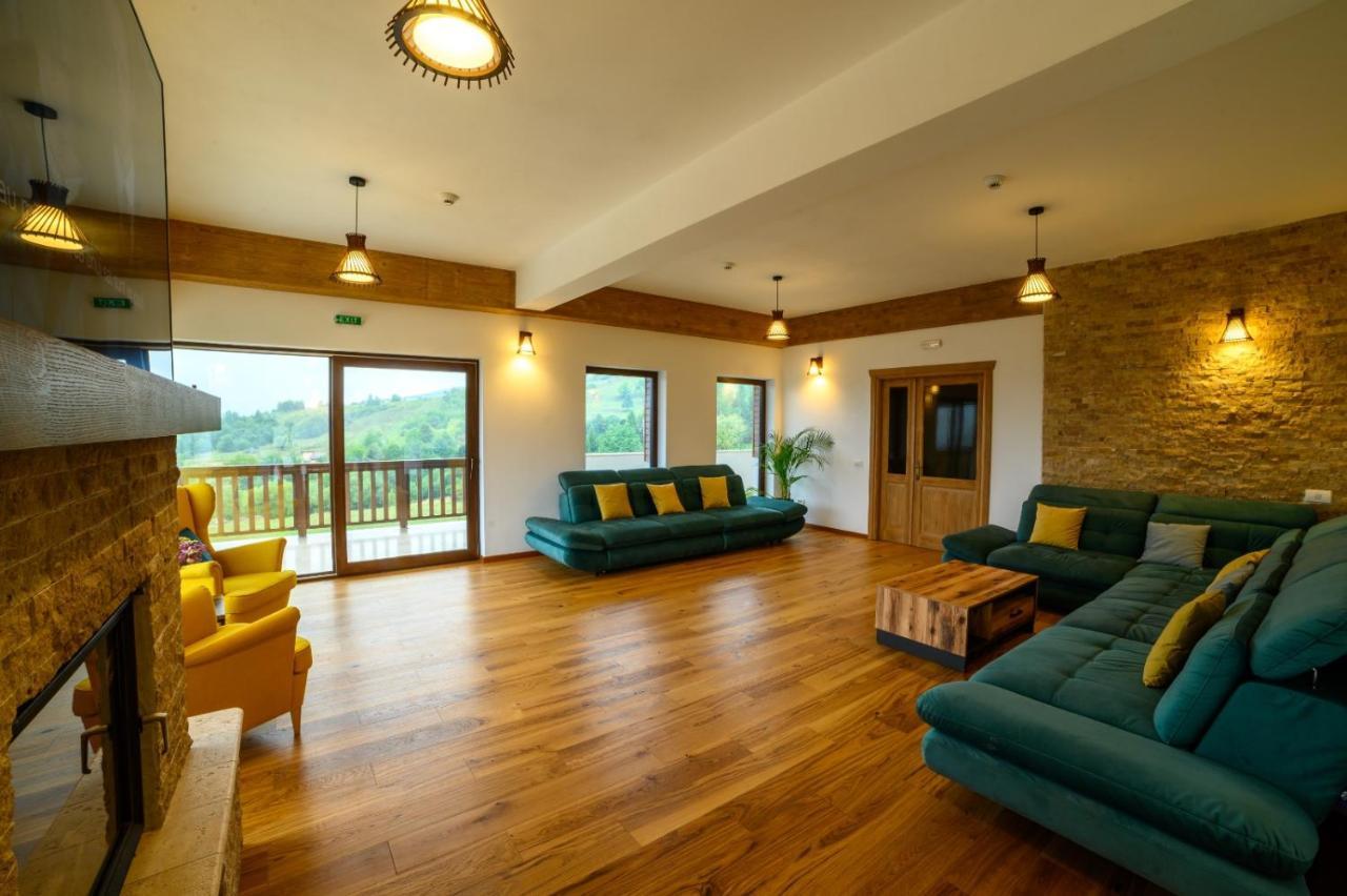 גורה הומורולווי Chalet First Hill מראה חיצוני תמונה