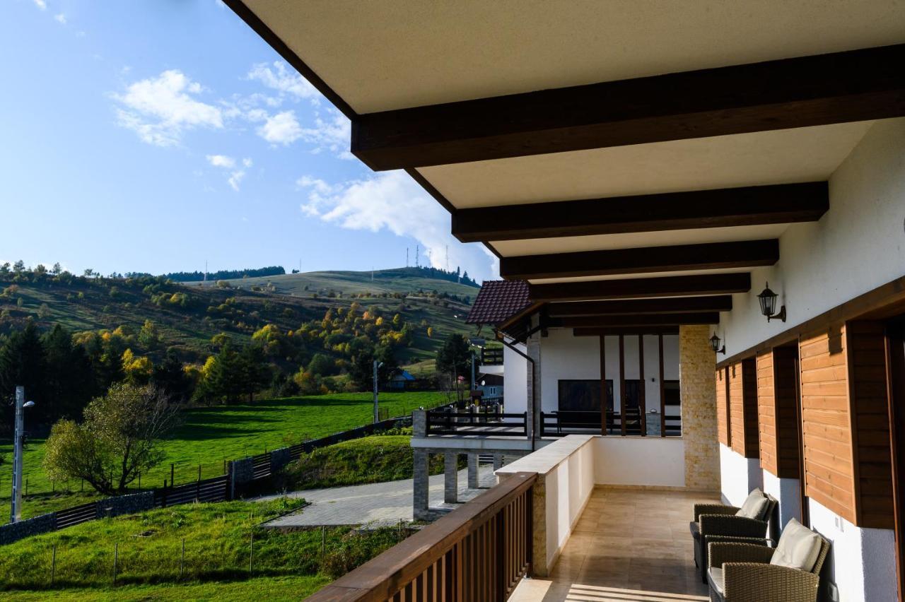 גורה הומורולווי Chalet First Hill מראה חיצוני תמונה